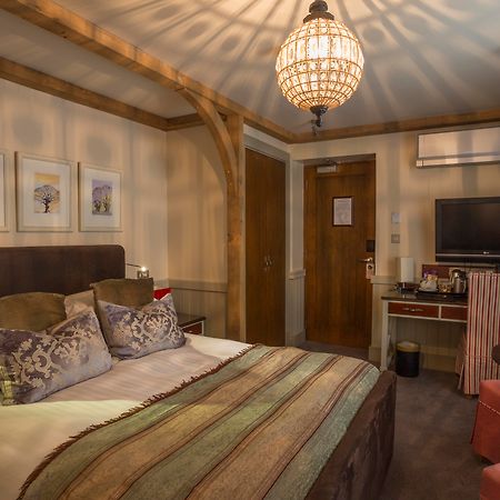 The Farmhouse Hotel And Restaurant Saint Saviour Екстериор снимка