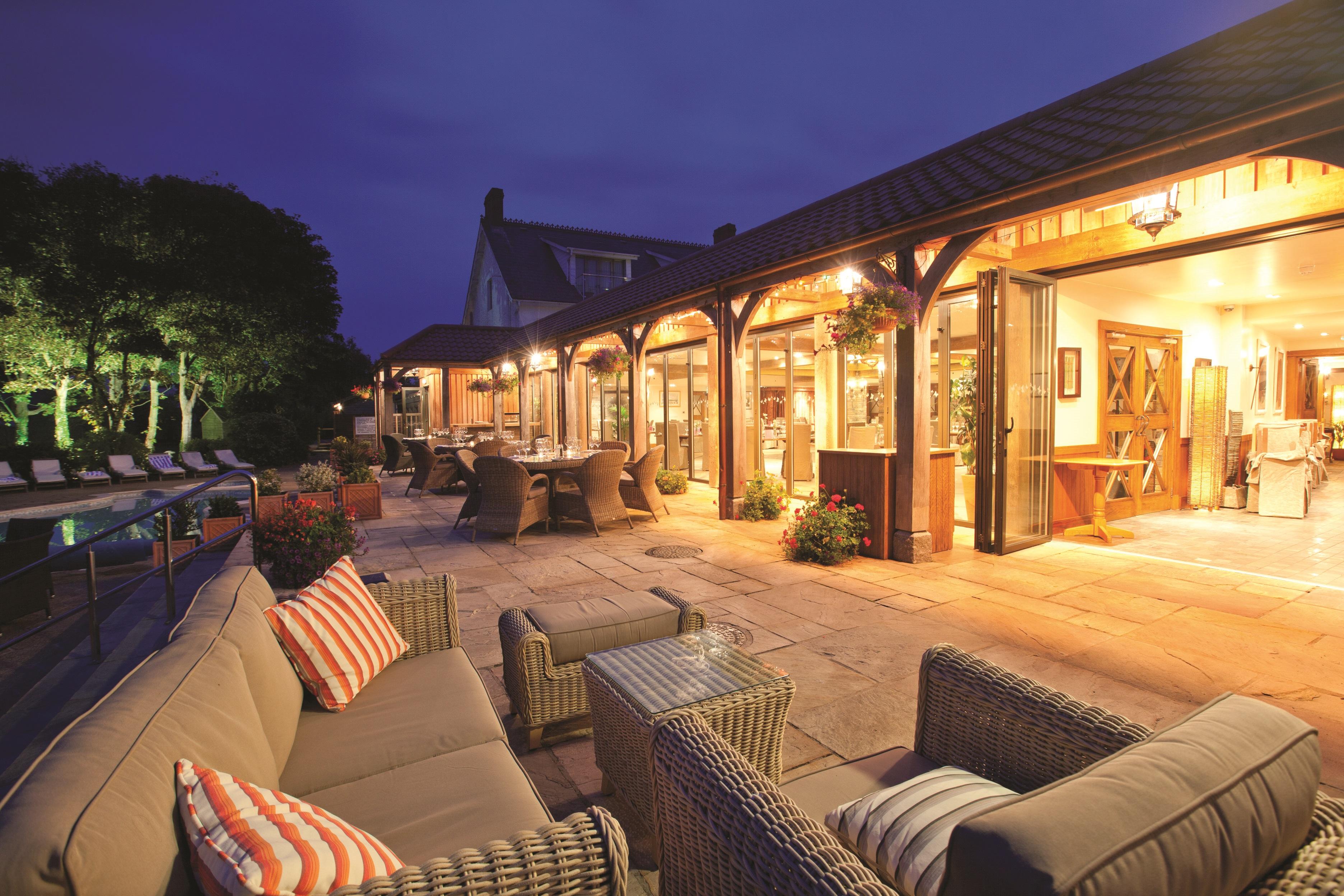 The Farmhouse Hotel And Restaurant Saint Saviour Съоръжения снимка