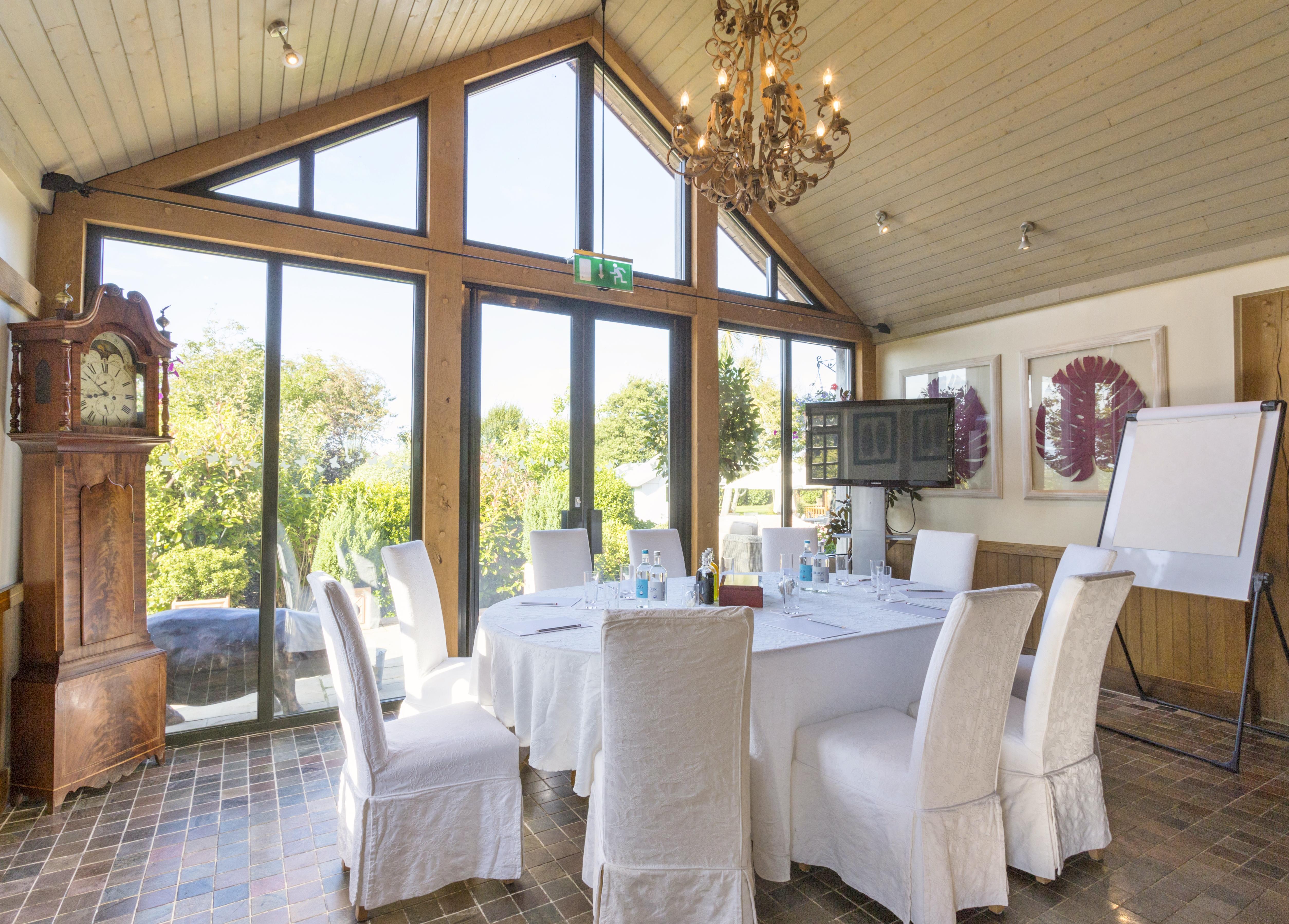 The Farmhouse Hotel And Restaurant Saint Saviour Екстериор снимка