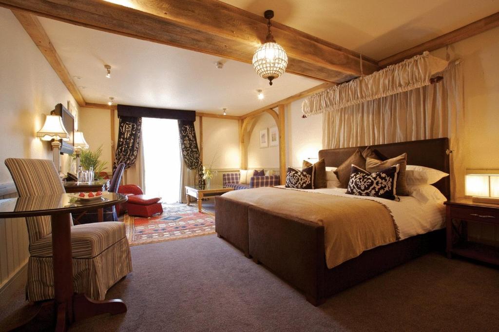 The Farmhouse Hotel And Restaurant Saint Saviour Стая снимка