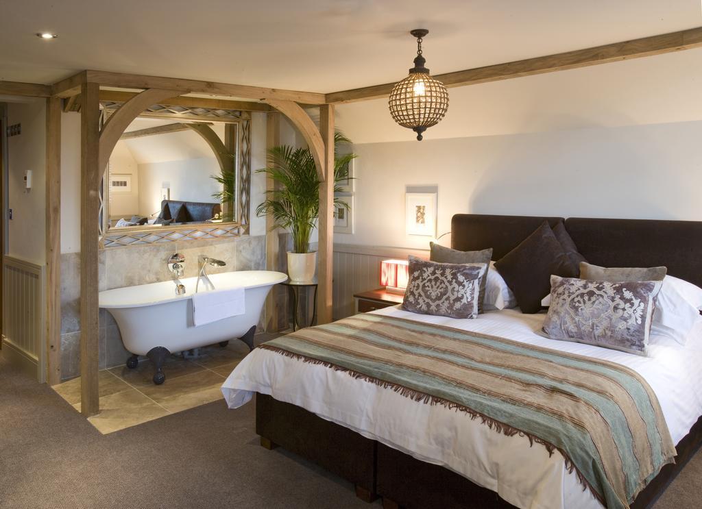 The Farmhouse Hotel And Restaurant Saint Saviour Стая снимка